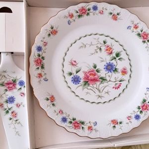 Andrea by Sadek Fine Porcelain Cake Plate/Server